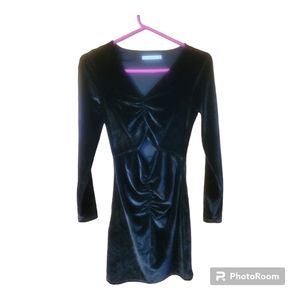 Abercrombie & Fitch Black Ruched Velvet Mini Dress — size XS‎ open center